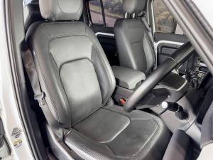 Land Rover Defender 110 D300 X-Dynamic SE - Image 26