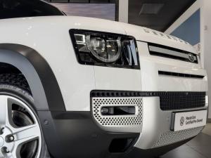 Land Rover Defender 110 D300 X-Dynamic SE - Image 3