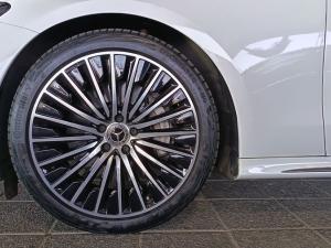 Mercedes-Benz E-Class E220d Avantgarde - Image 3