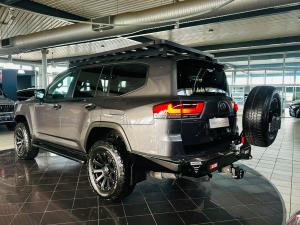 Toyota Land Cruiser 300 3.5T GR-Sport - Image 13