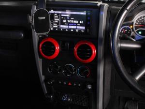 Jeep Wrangler 3.8L Rubicon - Image 18