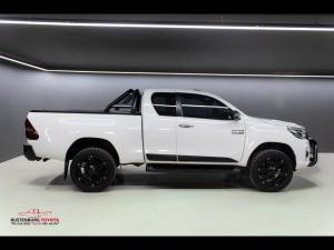 Toyota Hilux 2.8GD-6 Xtra cab Legend 50 - Image 3