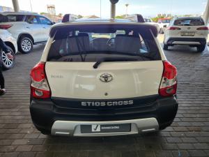 Toyota Etios Cross 1.5 Xs - Image 5