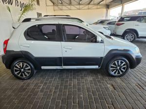 Toyota Etios Cross 1.5 Xs - Image 3