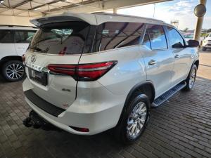 Toyota Fortuner 2.8GD-6 4x4 VX - Image 2