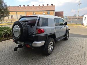 Toyota FJ Cruiser FJ Cruiser - Image 2