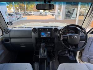 Toyota Land Cruiser 79 2.8GD-6 single cab auto - Image 6