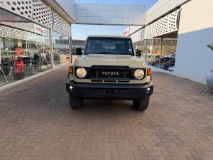 Toyota Land Cruiser 79 2.8GD-6 single cab auto - Image 4
