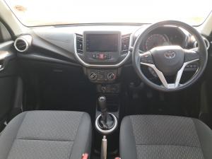 Toyota Vitz 1.0 XR manual - Image 6