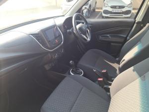 Toyota Vitz 1.0 XR manual - Image 7