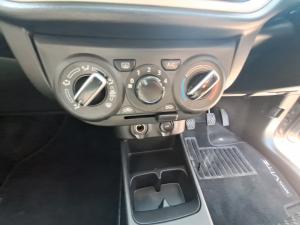Toyota Vitz 1.0 XR manual - Image 14