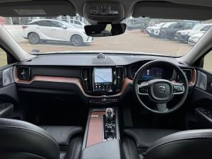 Volvo XC60 B6 AWD Ultimate Dark - Image 6