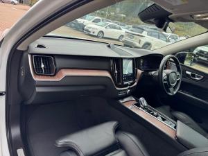 Volvo XC60 B6 AWD Ultimate Dark - Image 7