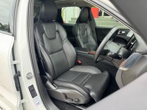 Volvo XC60 B6 AWD Ultimate Dark - Image 15