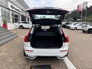 Volvo XC60 B6 AWD Ultimate Dark - Image 18