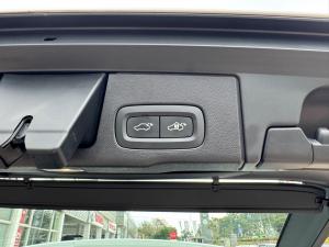 Volvo XC60 B6 AWD Ultimate Dark - Image 25