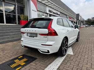 Volvo XC60 B6 AWD Ultimate Dark - Image 2
