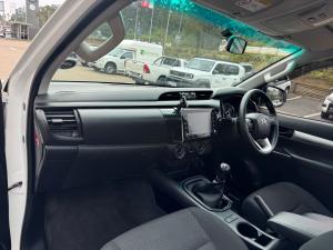 Toyota Hilux 2.4GD-6 single cab Raider manual - Image 7