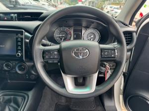 Toyota Hilux 2.4GD-6 single cab Raider manual - Image 8