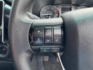 Toyota Hilux 2.4GD-6 single cab Raider manual - Image 9