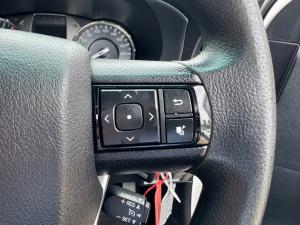 Toyota Hilux 2.4GD-6 single cab Raider manual - Image 10