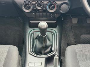 Toyota Hilux 2.4GD-6 single cab Raider manual - Image 12