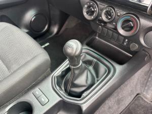 Toyota Hilux 2.4GD-6 single cab Raider manual - Image 13