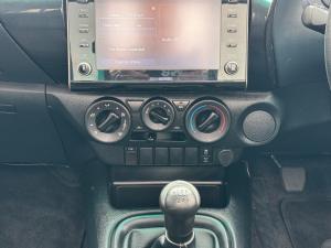 Toyota Hilux 2.4GD-6 single cab Raider manual - Image 15