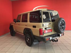 Toyota Landcruiser 76 2.8 GD-6 S/W - Image 10