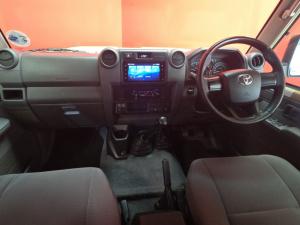 Toyota Landcruiser 76 2.8 GD-6 S/W - Image 6