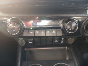 Toyota Hilux 2.4 GD-6 Raider 4X4 automaticD/C - Image 12