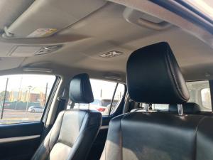 Toyota Hilux 2.4 GD-6 Raider 4X4 automaticD/C - Image 14