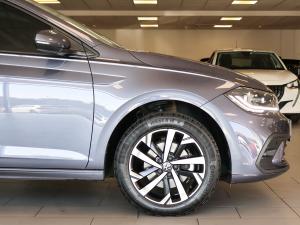 Volkswagen Polo hatch 1.0TSI Life auto - Image 7