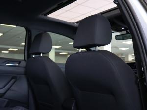 Volkswagen Polo hatch 1.0TSI R-Line - Image 25
