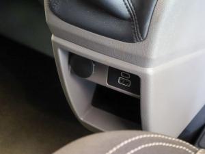 Volkswagen Transporter 2.0TDI panel van LWB manual - Image 17