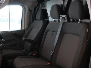 Volkswagen Transporter 2.0TDI panel van LWB manual - Image 27