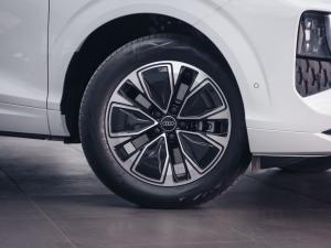 Audi Q3 TDI Advanced - Image 2
