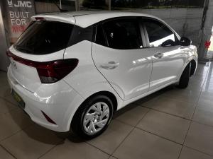 Hyundai Grand i10 1.0 Premium hatch - Image 3
