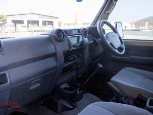 Toyota Land Cruiser 79 4.5D-4D LX V8 single cab - Image 7
