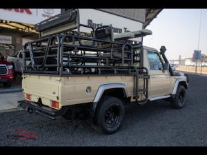 Toyota Land Cruiser 79 4.5D-4D LX V8 single cab - Image 2