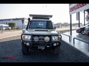 Toyota Land Cruiser 79 4.5D-4D LX V8 single cab - Image 4