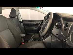 Toyota Corolla Quest 1.8 Plus manual - Image 10