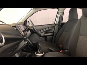 Toyota Vitz 1.0 XR manual - Image 7