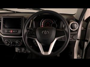 Toyota Vitz 1.0 XR manual - Image 8