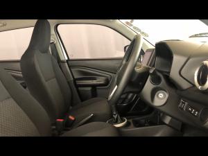Toyota Vitz 1.0 XR manual - Image 10