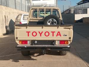 Toyota Land Cruiser 79 4.2D single cab - Image 5