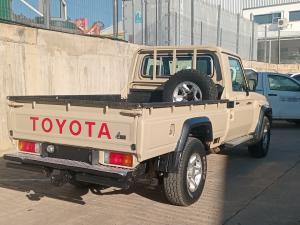 Toyota Land Cruiser 79 4.2D single cab - Image 2
