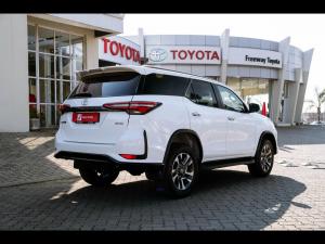 Toyota Fortuner 2.4GD-6 4x4 - Image 2