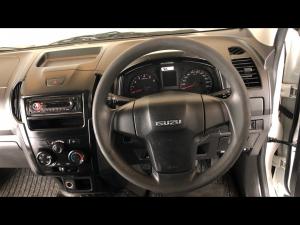 Isuzu D-Max Gen 6 250C single cab Fleetside - Image 8