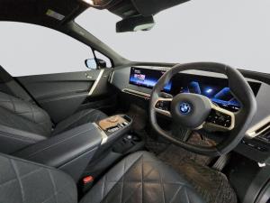 BMW iX xDRIVE40 - Image 11